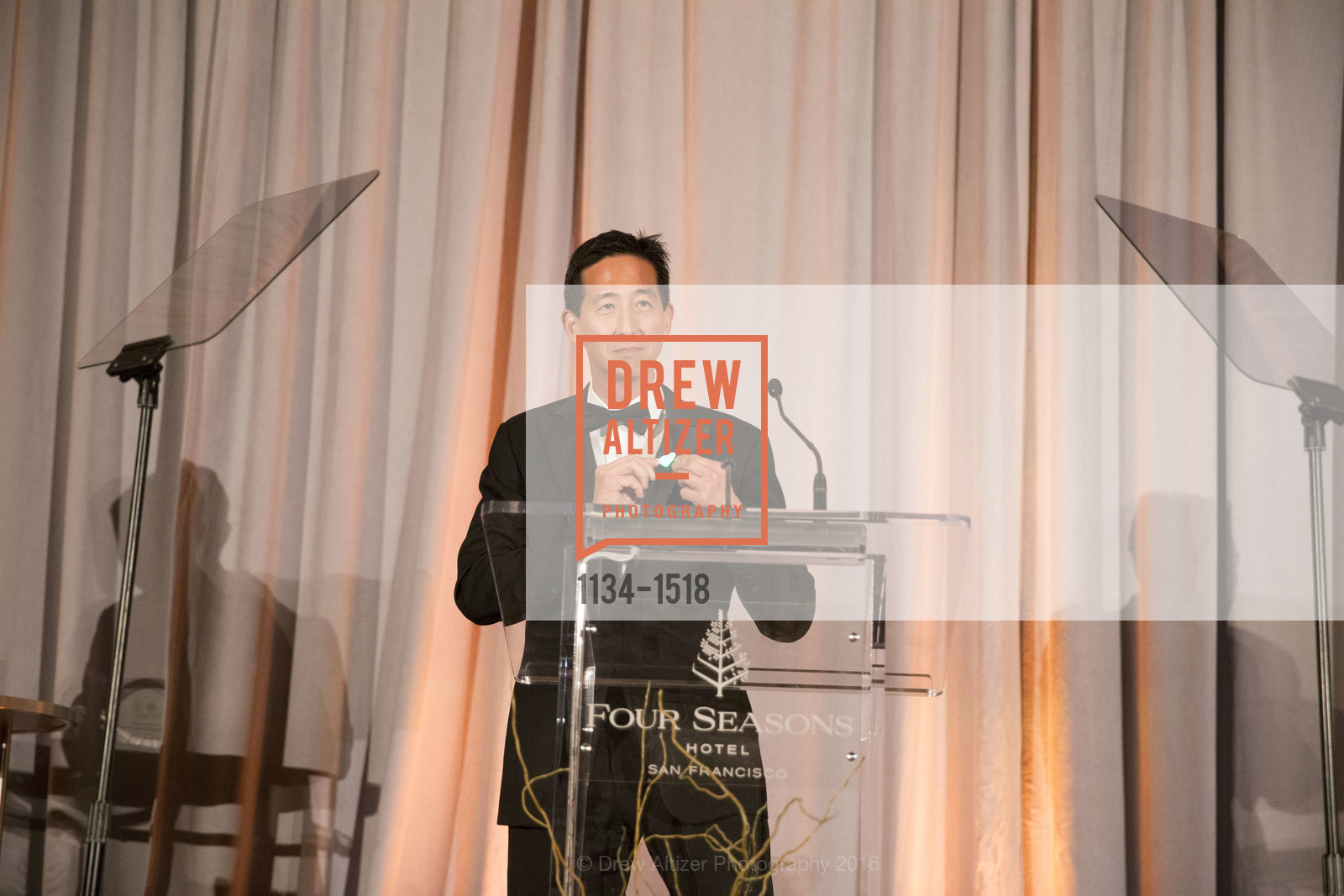 Dr. James Chang, ReSurge International Transformations Gala 2016, Four Seasons. 2525 Van Ness St, October 22nd, 2016, Photo #1134-1518 Dr. James Chang, Photo #1134-1518