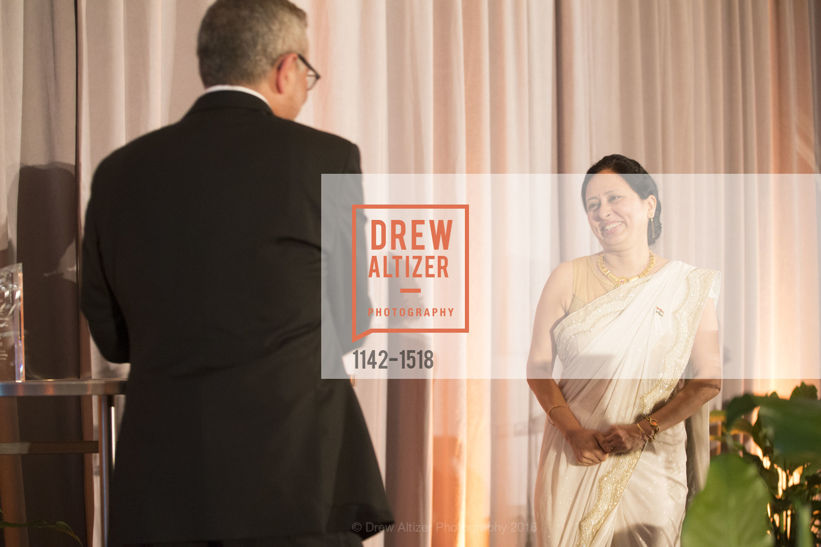 Sujata Mehta, ReSurge International Transformations Gala 2016, Four Seasons. 2525 Van Ness St, October 22nd, 2016, Photo #1142-1518 Sujata Mehta, Photo #1142-1518