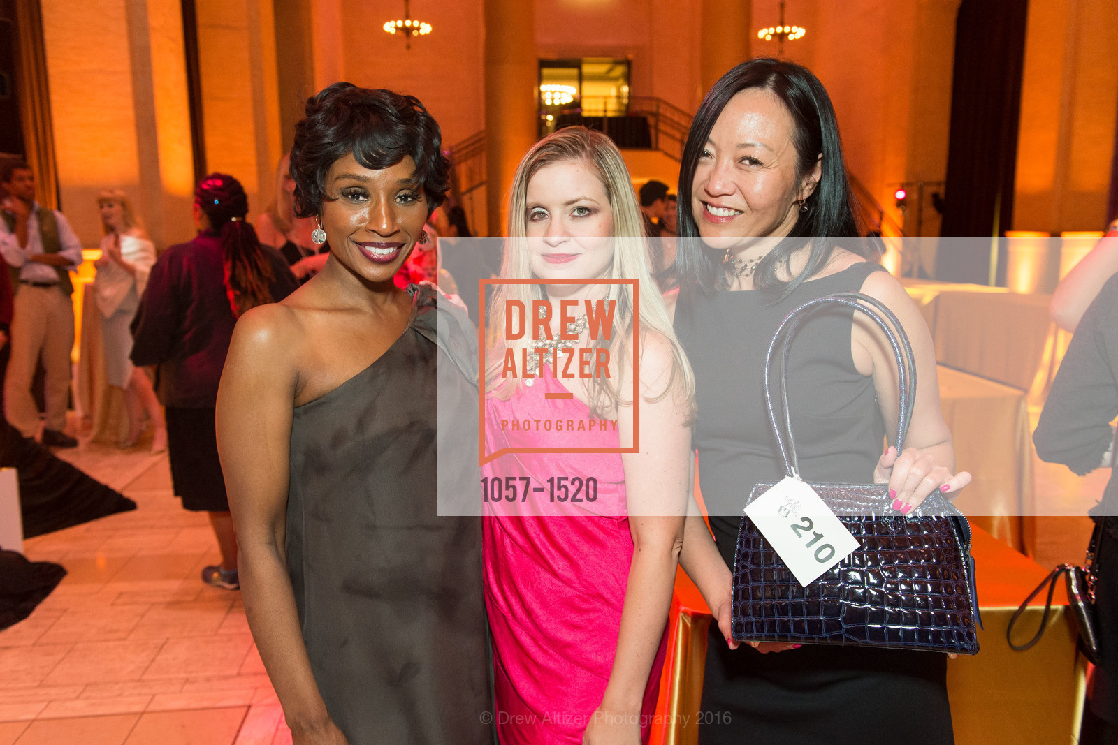 Pernella Sommerville, Julie Hall, Carrie Lerner, This Old Bag: Power of the Purse 2016, Bently Reserve, October 21st, 2016, Photo #1057-1520 Pernella Sommerville, Julie Hall, Carrie Lerner, Photo #1057-1520