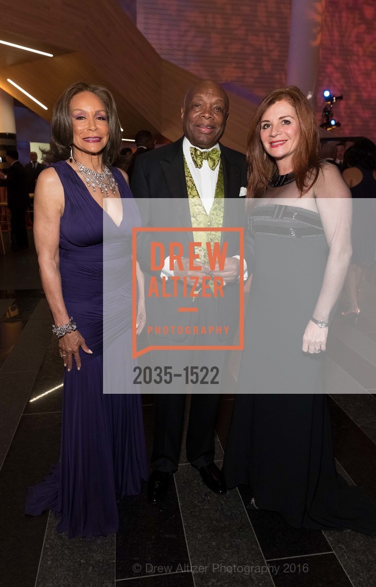 Freda Payne, Willie Brown, Farah Makras, 2016 MoAD GALA, SF MOMA. 151 Third Street, October 22nd, 2016, Photo #2035-1522 Freda Payne, Willie Brown, Farah Makras, Photo #2035-1522