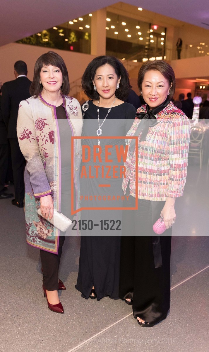 Elisa Stephen, Goretti Lui, Eliza Cash, 2016 MoAD GALA, SF MOMA. 151 Third Street, October 22nd, 2016, Photo #2150-1522 Elisa Stephen, Goretti Lui, Eliza Cash, Photo #2150-1522