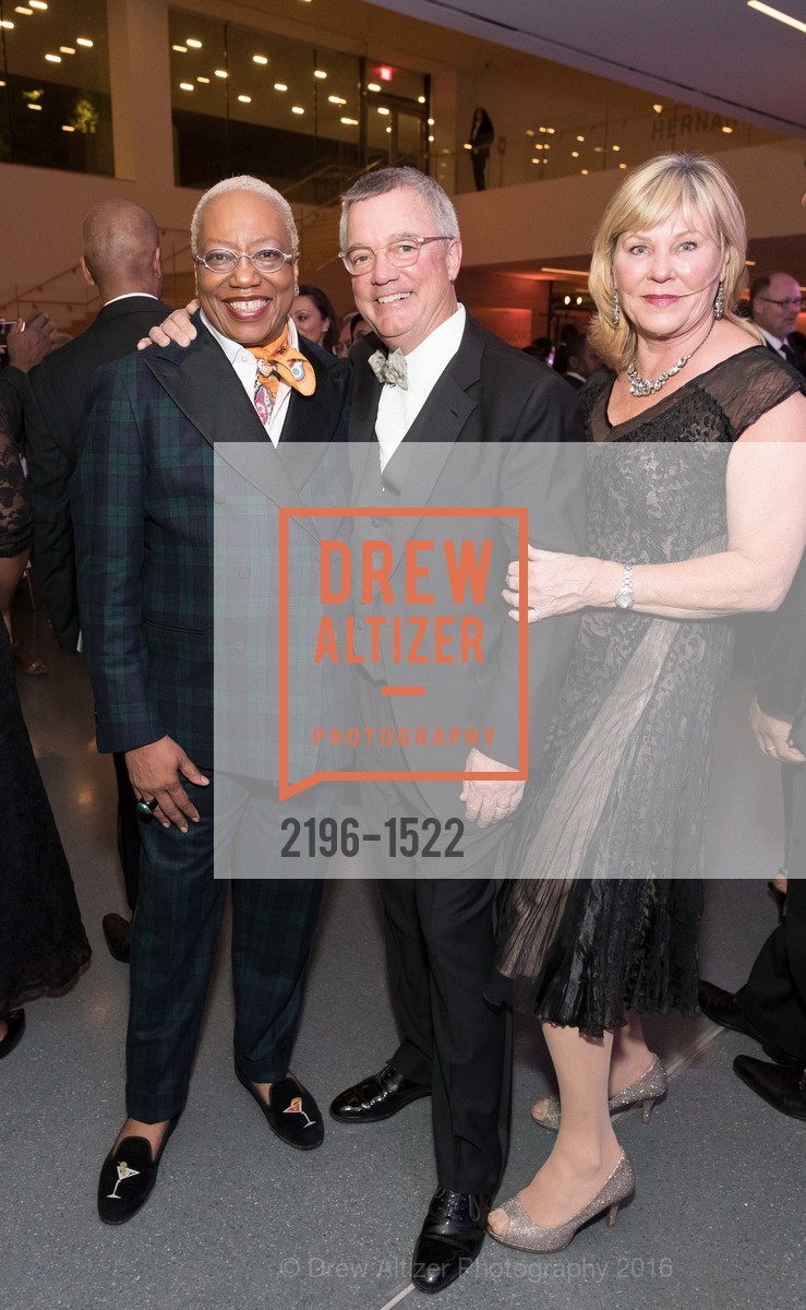 Linda Harrison, Wade Rose, Madeleine Rose, 2016 MoAD GALA, SF MOMA. 151 Third Street, October 22nd, 2016, Photo #2196-1522 Linda Harrison, Wade Rose, Madeleine Rose, Photo #2196-1522