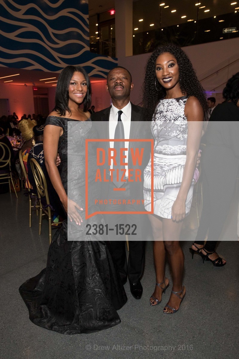 June Williams, Kofi Bonner, Noelle Bonner, 2016 MoAD GALA, SF MOMA. 151 Third Street, October 22nd, 2016, Photo #2381-1522 June Williams, Kofi Bonner, Noelle Bonner, Photo #2381-1522