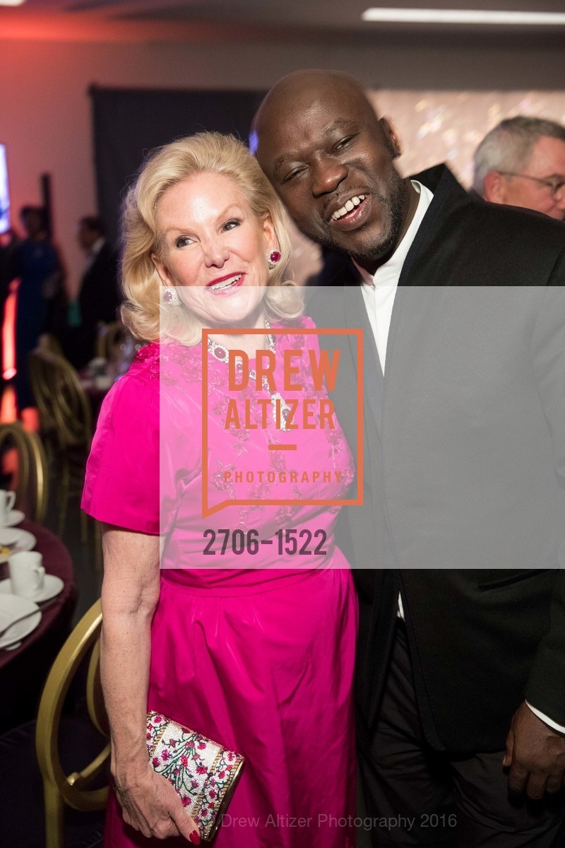 Dede Wilsey, David Adjaye, 2016 MoAD GALA, SF MOMA. 151 Third Street, October 22nd, 2016, Photo #2706-1522 Dede Wilsey, David Adjaye, Photo #2706-1522