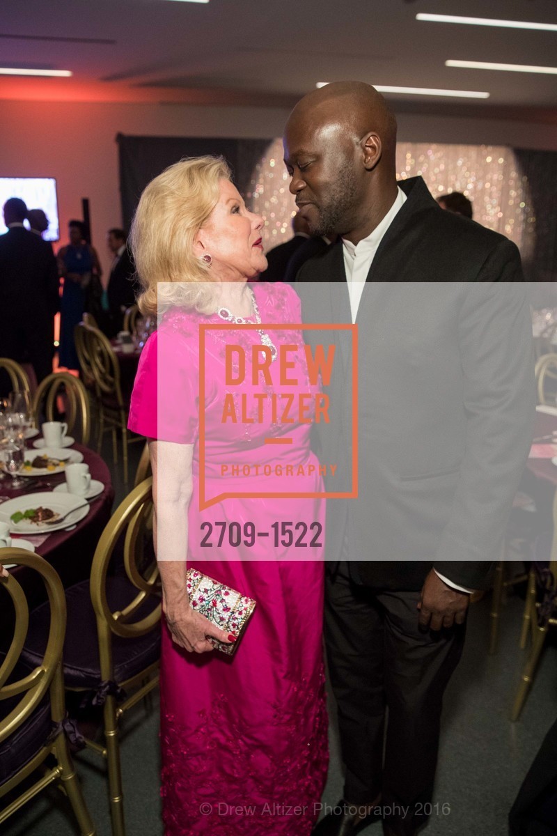Dede Wilsey, David Adjaye, 2016 MoAD GALA, SF MOMA. 151 Third Street, October 22nd, 2016, Photo #2709-1522 Dede Wilsey, David Adjaye, Photo #2709-1522