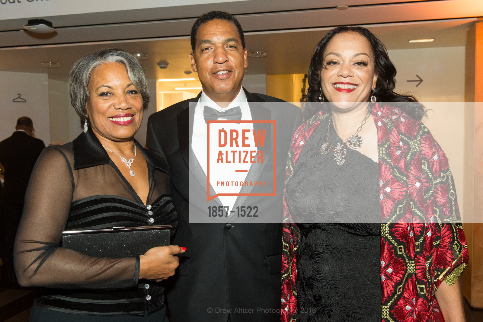 Bonita Regan, Sunni Khladi, Tracey Webb, 2016 MoAD GALA, SF MOMA. 151 Third Street, October 22nd, 2016, Photo #1857-1522 Bonita Regan, Sunni Khladi, Tracey Webb, Photo #1857-1522