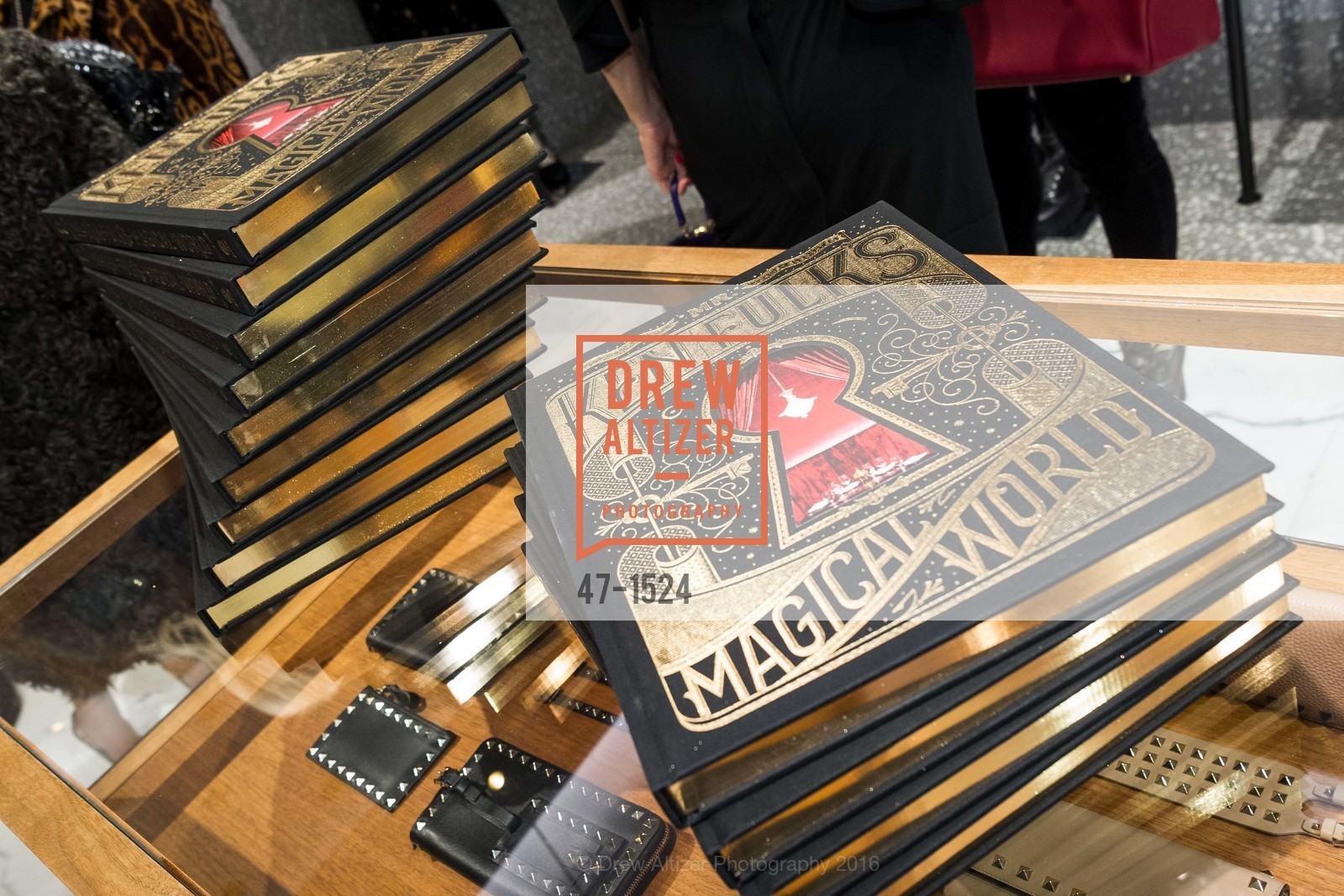 Atmosphere, Valentino x Ken Fulk Book Signing, Valentino, October 24th, 2016, Photo #47-1524 Atmosphere, Photo #47-1524