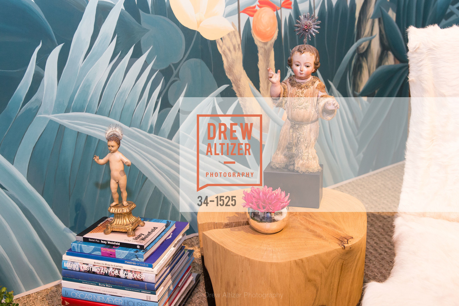 Atmosphere, The San Francisco Fall Art & Antiques Show 2016, Fort Mason, Photo #34-1525 Atmosphere, Photo #34-1525