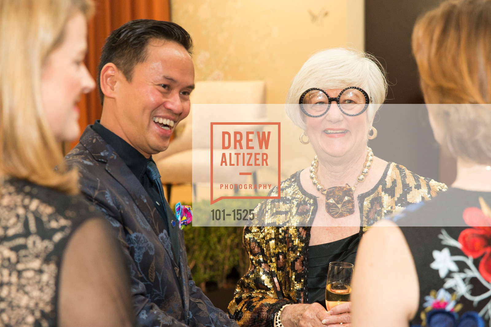 Joanthan Rachman, Susanne Allen, The San Francisco Fall Art & Antiques Show 2016, Fort Mason, October 26th, 2016, Photo #101-1525 Joanthan Rachman, Susanne Allen, Photo #101-1525