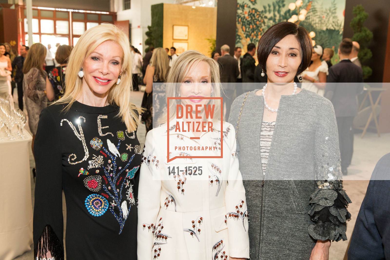 Pamala Deikel, OJ Shansby, Yurie Pascarella, The San Francisco Fall Art & Antiques Show 2016, Fort Mason, October 26th, 2016, Photo #141-1525 Pamala Deikel, OJ Shansby, Yurie Pascarella, Photo #141-1525