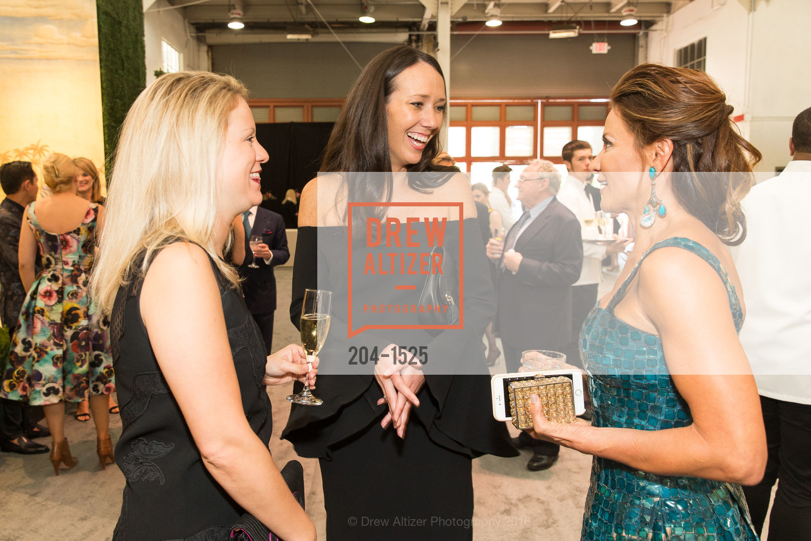 Victoria Richardson, Ali Grosslight, Claudia Ross, The San Francisco Fall Art & Antiques Show 2016, Fort Mason, October 26th, 2016, Photo #204-1525 Victoria Richardson, Ali Grosslight, Claudia Ross, Photo #204-1525