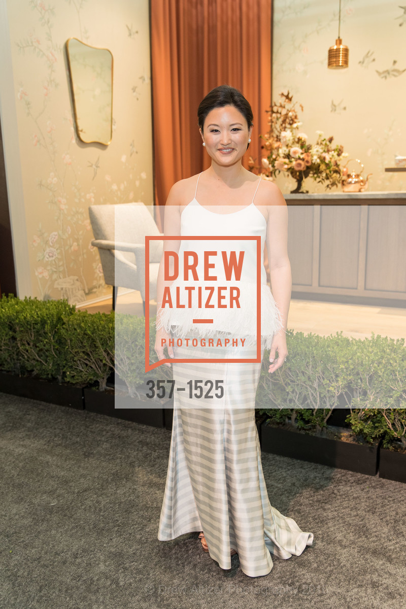 Catherine Kwong, The San Francisco Fall Art & Antiques Show 2016, Fort Mason, October 26th, 2016, Photo #357-1525 Catherine Kwong, Photo #357-1525