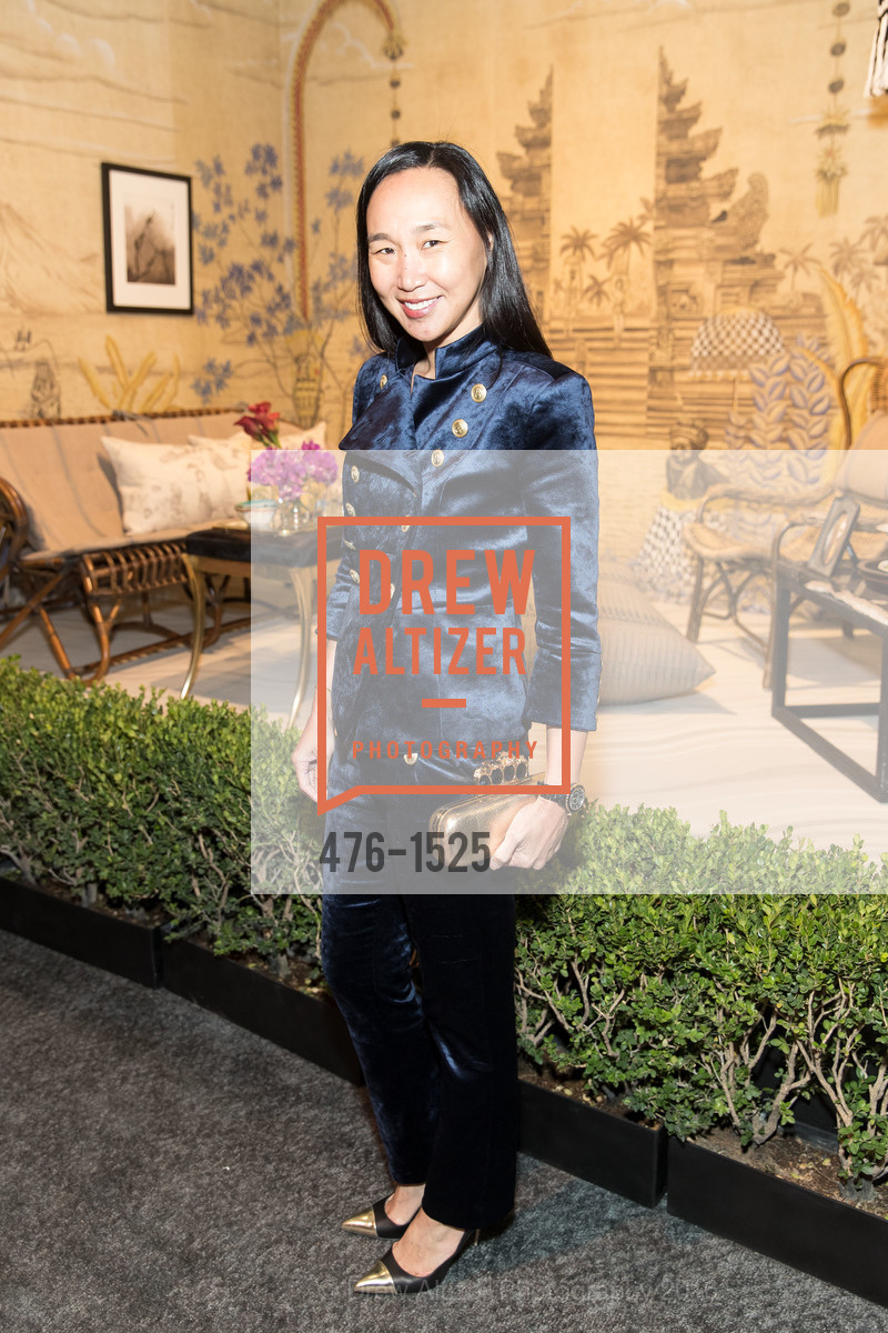 Carolyn Chang, The San Francisco Fall Art & Antiques Show 2016, Fort Mason, October 26th, 2016, Photo #476-1525 Carolyn Chang, Photo #476-1525