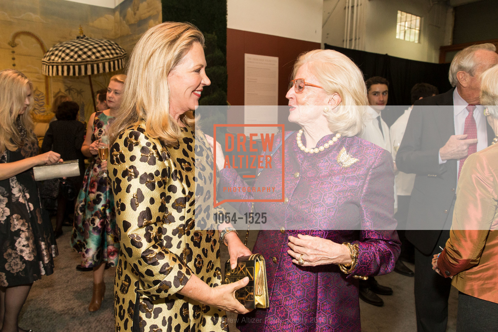 Suzanne Tucker, Lexie Ellsworth, The San Francisco Fall Art & Antiques Show 2016, Fort Mason, October 26th, 2016, Photo #1054-1525 Suzanne Tucker, Lexie Ellsworth, Photo #1054-1525