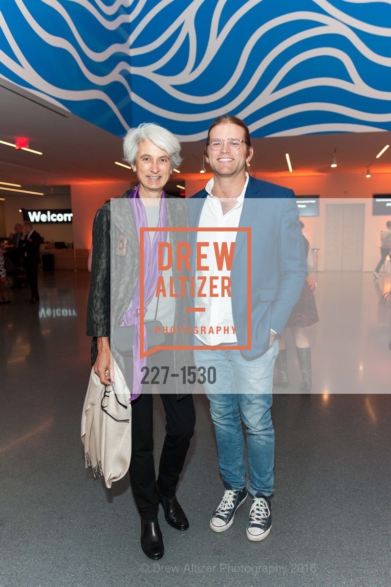 Vita Wells, Kellock Irvin, SFMOMA Curators’ Circle/Director’s Circle Reception for Bruce Conner: It’s All True, SFMOMA. 2525 Van Ness St, October 26th, 2016, Photo #227-1530 Vita Wells, Kellock Irvin, Photo #227-1530