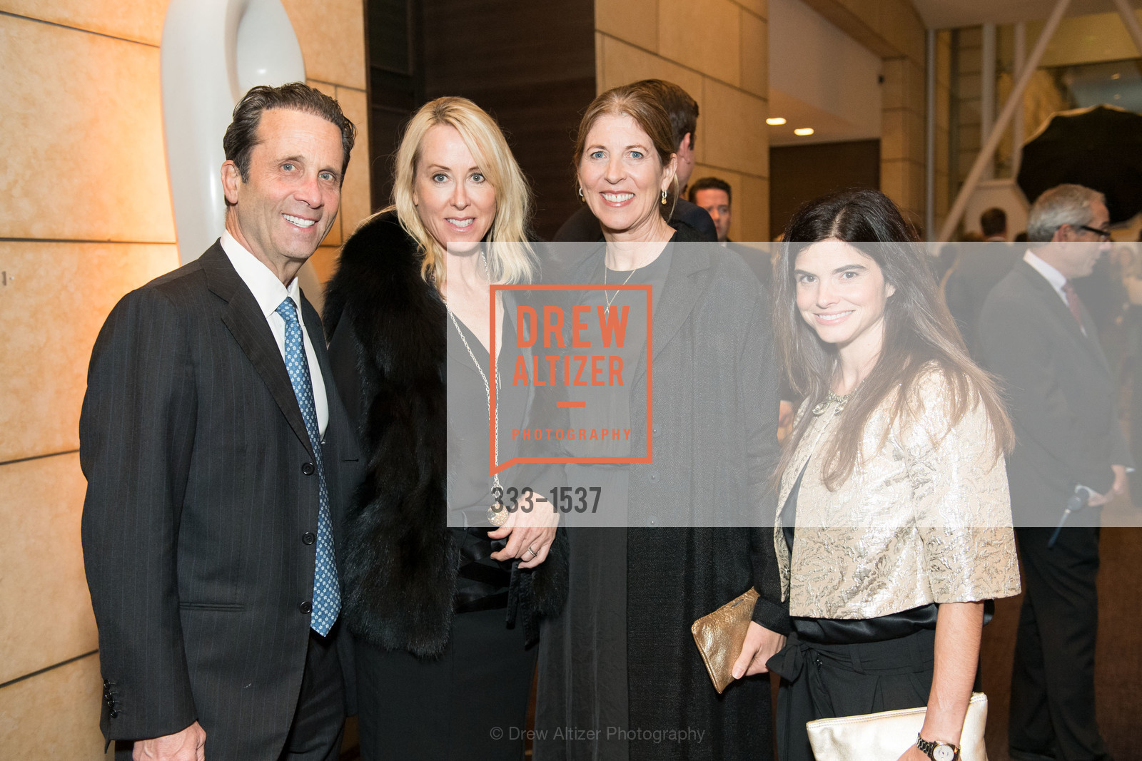 Joe Sweeney, Laura Sweeney, Nancy Green, Kate Flannery, Photo #333-1537