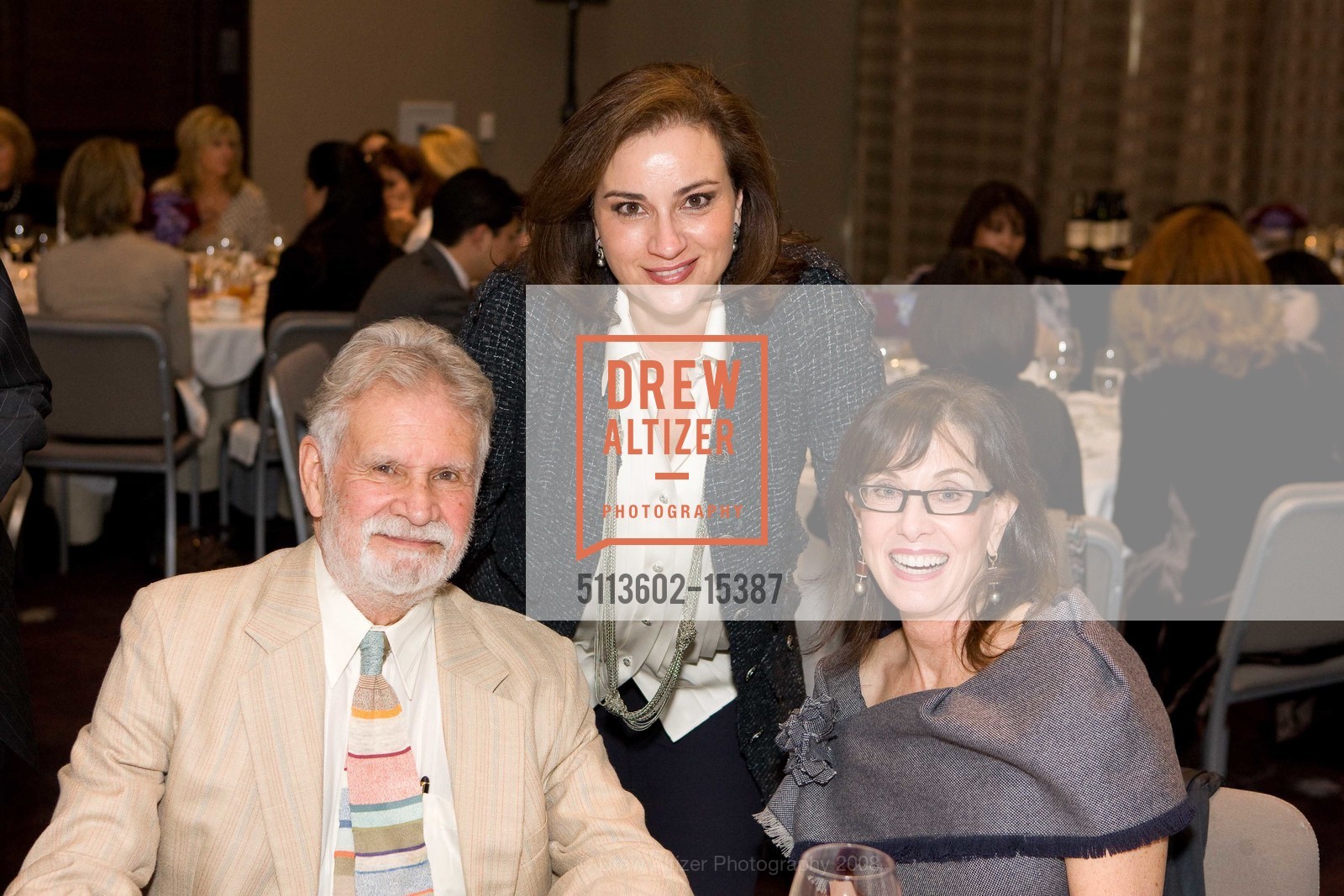 Manuel Neri, Dolly Chammas, Jill Barnett, SFMOMA Bay Area Treasure Awards, US, November 12th, 2008, Photo #5113602-15387 Manuel Neri, Dolly Chammas, Jill Barnett, Photo #5113602-15387
