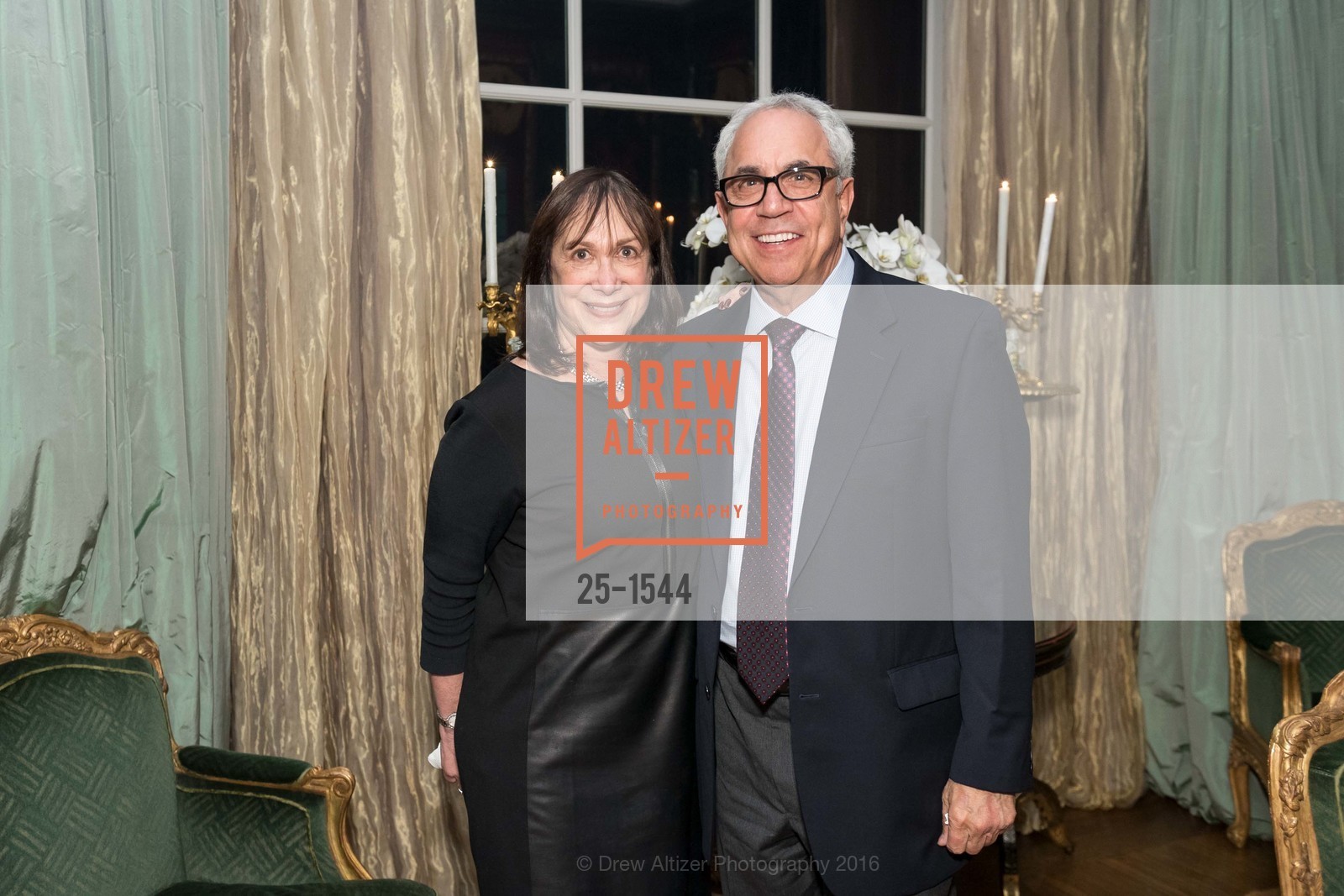 Diane Snedaker, Glenn Gerson, The Getty Family Hosts Festival Napa Valley, Private Residence. 2525 Van Ness St, November 3rd, 2016, Photo #25-1544 Diane Snedaker, Glenn Gerson, Photo #25-1544
