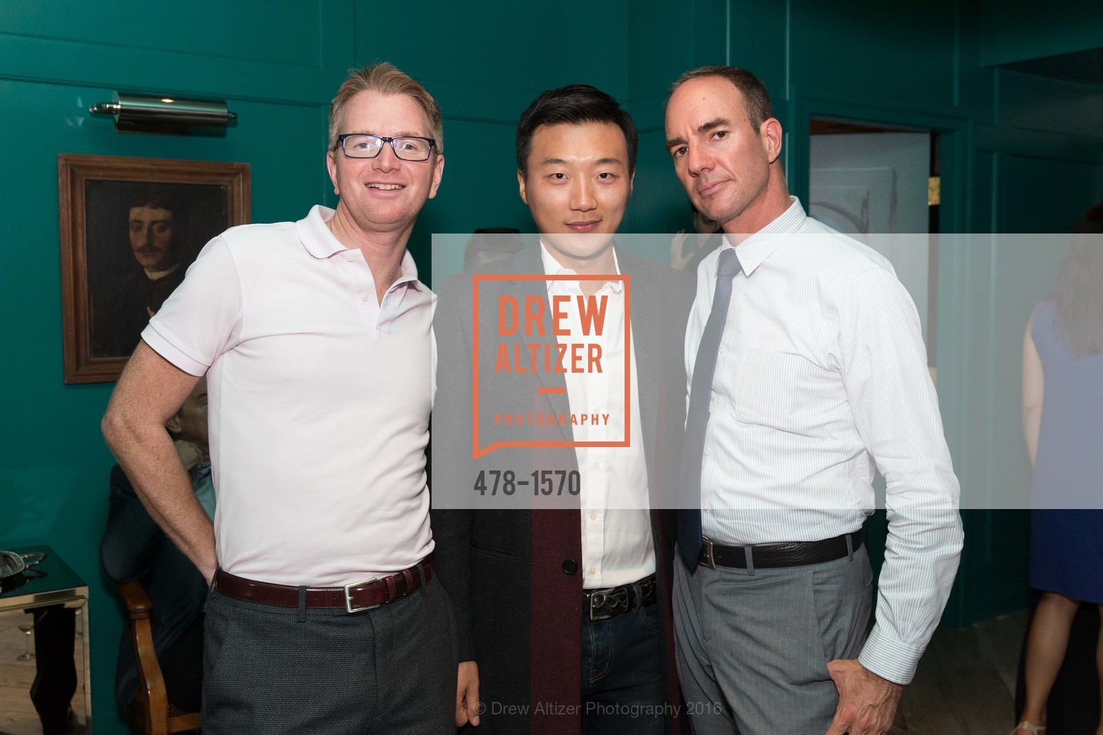 John Zowine, Kevin Wong, Marc Brandon, Exclusive Broker Preview of Uncle Harry’s at The Harrison, The Harrison, Uncle Harry's. 401 Harrison Street, November 10th, 2016, Photo #478-1570 John Zowine, Kevin Wong, Marc Brandon, Photo #478-1570