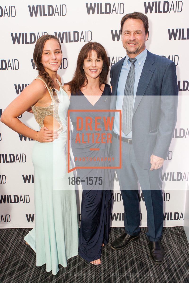 Ella Maisano, Roxie Baker, John Baker, WildAid's "An Evening Under the Sea" Gala, The Ritz Carlton, November 12th, 2016, Photo #186-1575 Ella Maisano, Roxie Baker, John Baker, Photo #186-1575