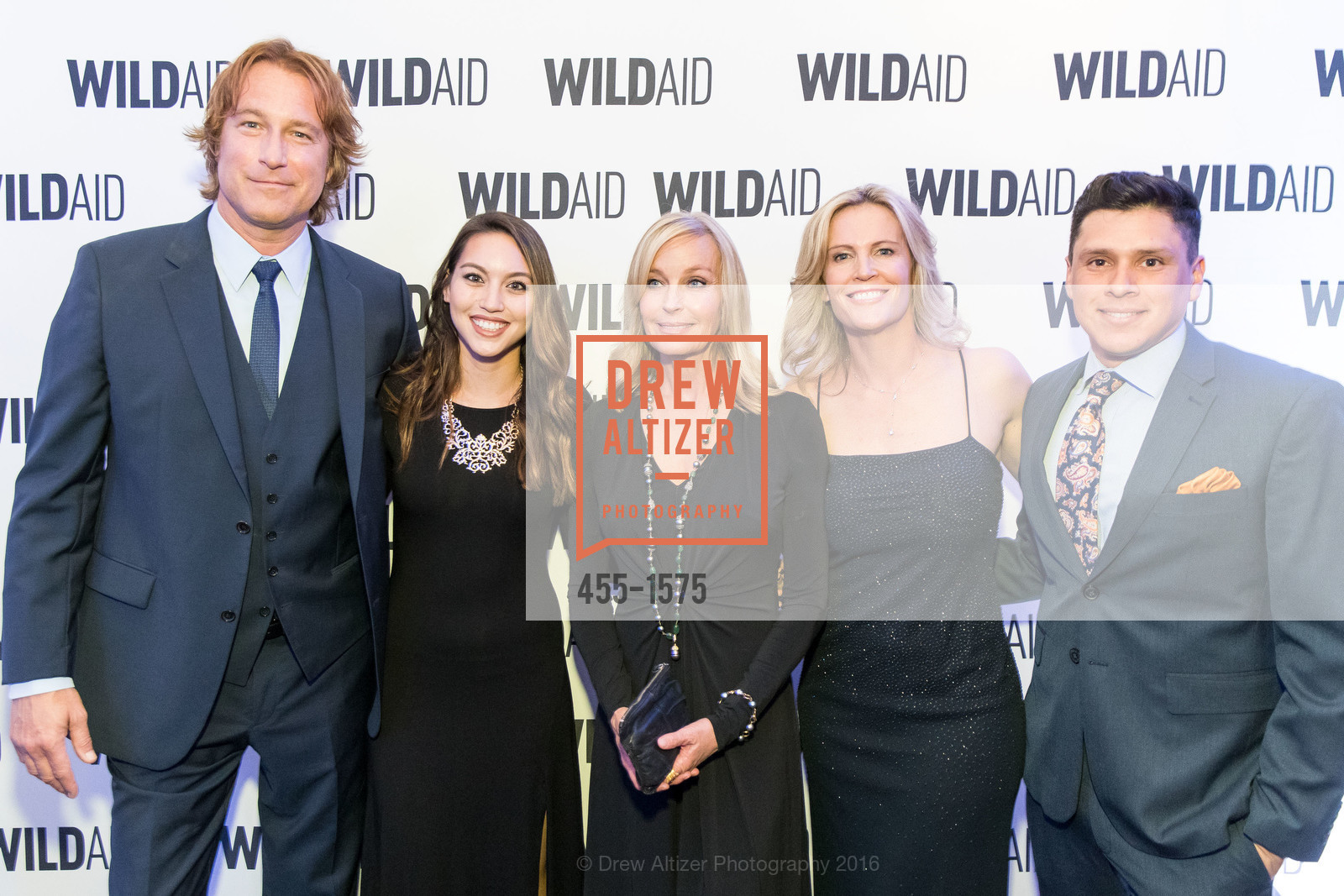 John Corbett, Oscar Navarro, Bo Derek, Mechelle Haines, Kari Rich, WildAid's "An Evening Under the Sea" Gala, The Ritz Carlton, November 12th, 2016, Photo #455-1575 John Corbett, Oscar Navarro, Bo Derek, Mechelle Haines, Kari Rich, Photo #455-1575