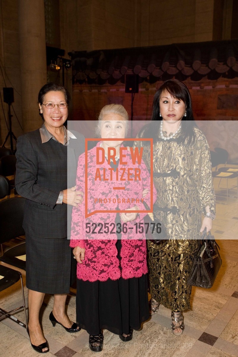 Jae Nam Lee, Chung Hyang Kay, Suno Kay Osterweis, Korean Arts and Cultural Committee of the Asian Art Museum hosts fashion show at the Asian Art Museum of Korean Hanboks, US, October 10th, 2008, Photo #5225236-15776 Jae Nam Lee, Chung Hyang Kay, Suno Kay Osterweis, Photo #5225236-15776