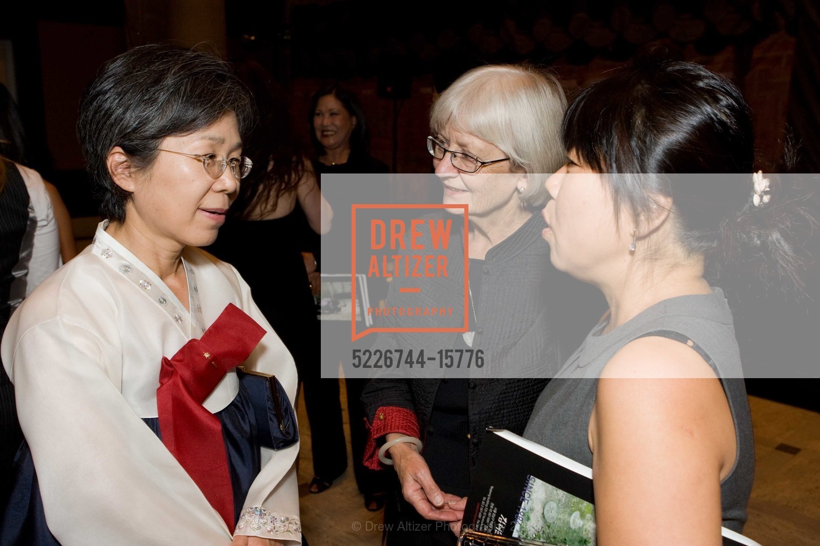 Young-Ock Lim, Mary Ann Milford Lutzker, Linda Inson Choy, Korean Arts and Cultural Committee of the Asian Art Museum hosts fashion show at the Asian Art Museum of Korean Hanboks, US, October 10th, 2008, Photo #5226744-15776 Young-Ock Lim, Mary Ann Milford Lutzker, Linda Inson Choy, Photo #5226744-15776