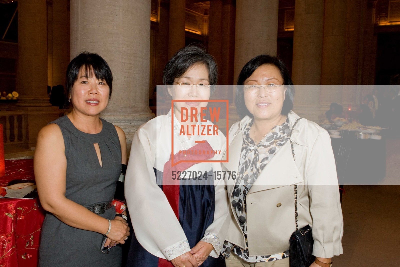 Linda Inson Choy, Young-Ock Lim, Maria Kahng, Korean Arts and Cultural Committee of the Asian Art Museum hosts fashion show at the Asian Art Museum of Korean Hanboks, US, October 10th, 2008, Photo #5227024-15776 Linda Inson Choy, Young-Ock Lim, Maria Kahng, Photo #5227024-15776