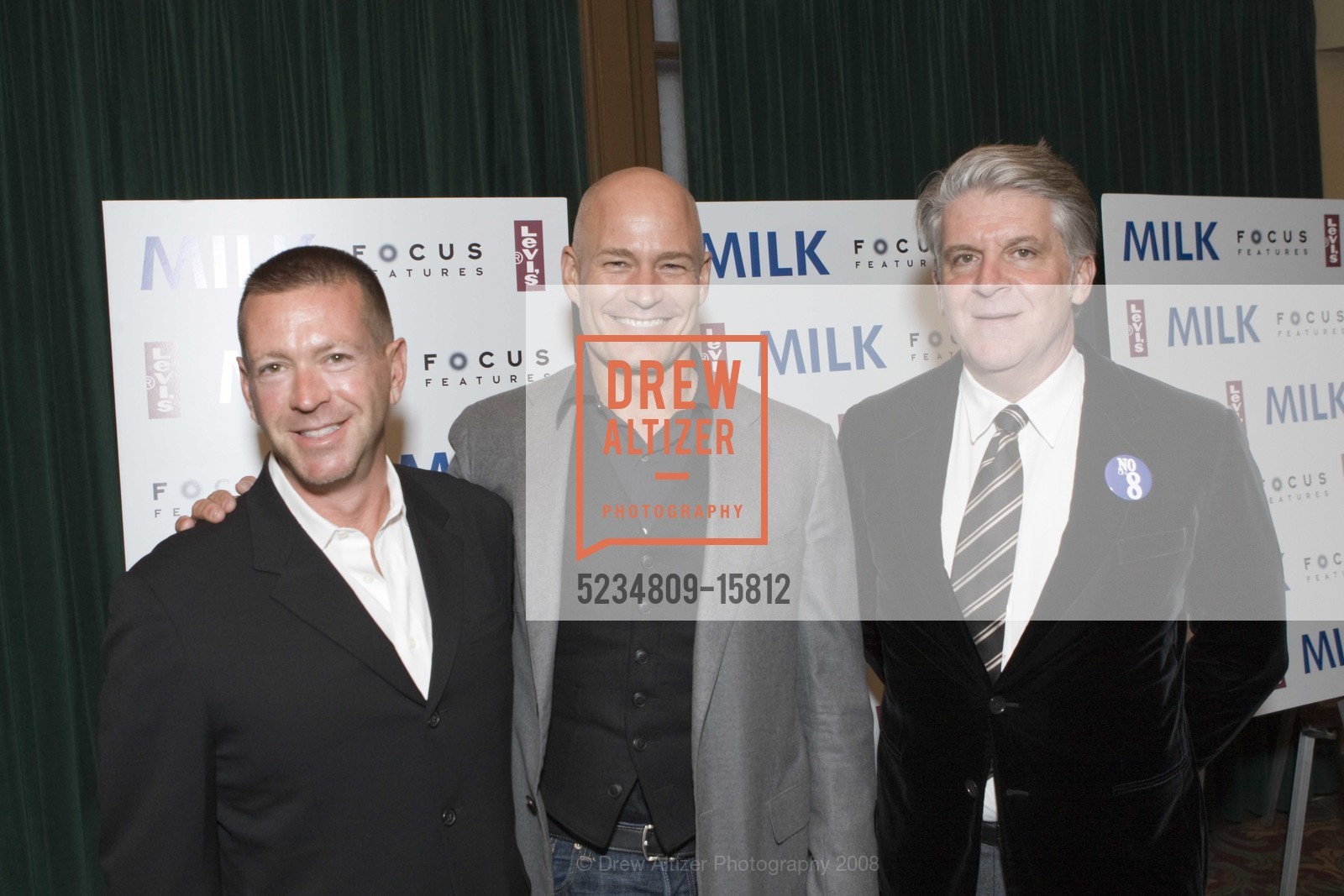 Michael Agins, Robert Hanson, John Lyons, MILK Premieres at the Castro Theater, US, October 28th, 2008, Photo #5234809-15812 Michael Agins, Robert Hanson, John Lyons, Photo #5234809-15812
