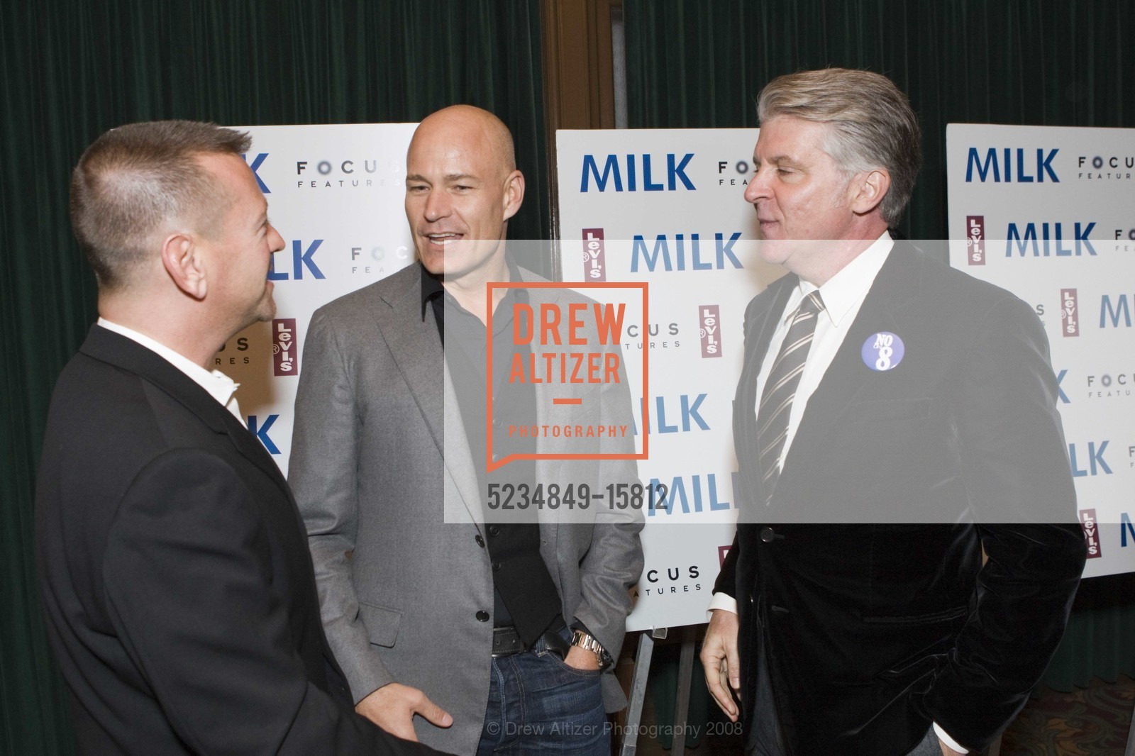 Michael Agins, Robert Hanson, John Lyons, MILK Premieres at the Castro Theater, US, October 28th, 2008, Photo #5234849-15812 Michael Agins, Robert Hanson, John Lyons, Photo #5234849-15812