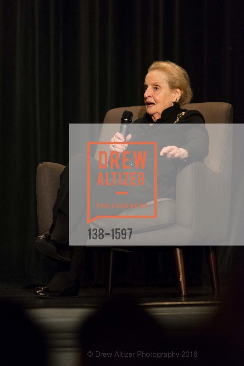 Madeleine Albright, Photo #138-1597