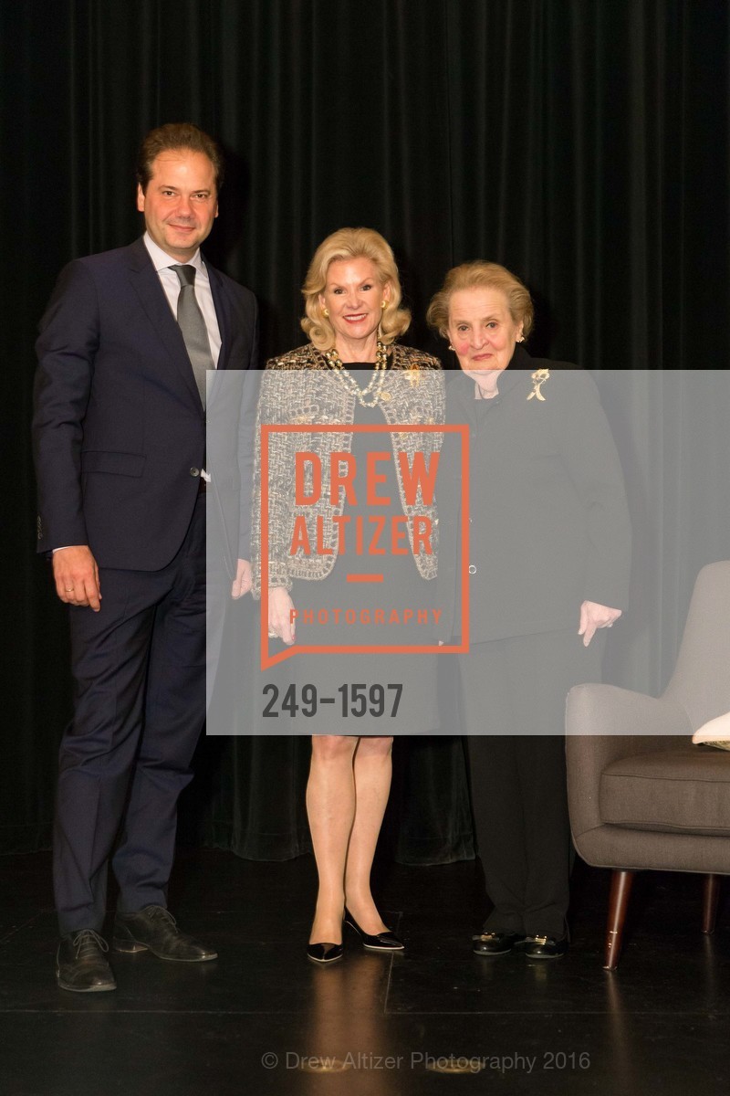 Max Hollein, Dede Wilsey, Madeleine Albright, A Conversation with Madeleine Albright at the Legion of Honor, San Francisco, April 11th, 2018, Photo #249-1597 Max Hollein, Dede Wilsey, Madeleine Albright, Photo #249-1597