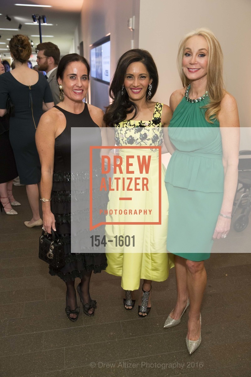 Natalia Urrutia, Komal Shah, Giselle Anna Parry, Dinner with Frank Stella at the de Young, de Young Museum. 2525 Van Ness St, November 16th, 2016, Photo #154-1601 Natalia Urrutia, Komal Shah, Giselle Anna Parry, Photo #154-1601