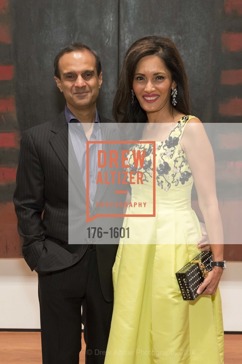 Gaurav Garg, Komal Shah, Dinner with Frank Stella at the de Young, de Young Museum. 2525 Van Ness St, November 16th, 2016, Photo #176-1601 Gaurav Garg, Komal Shah, Photo #176-1601