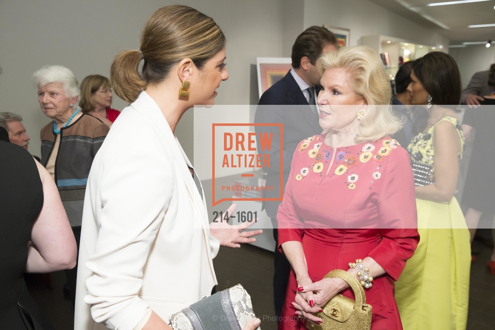 Maria Giulia Maramotti, Dede Wilsey, Dinner with Frank Stella at the de Young, de Young Museum. 2525 Van Ness St, November 16th, 2016, Photo #214-1601 Maria Giulia Maramotti, Dede Wilsey, Photo #214-1601