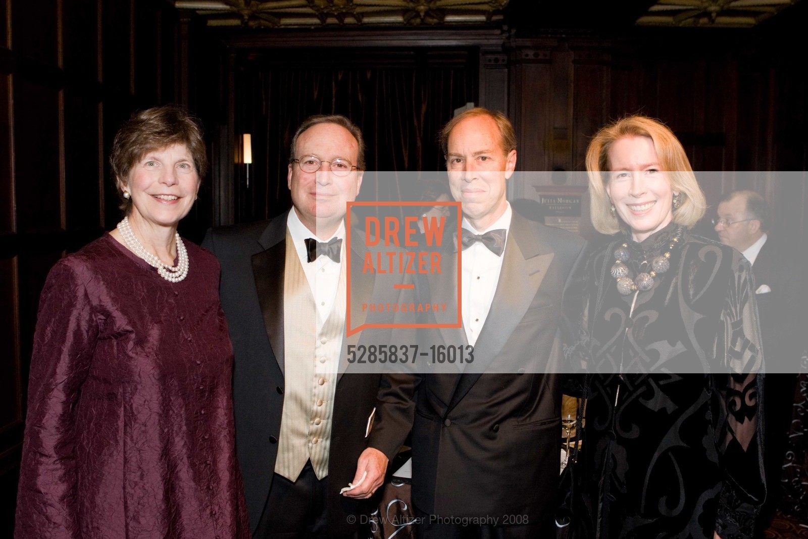 Meredith Tennent, Walt Conway, Tom Lefevere, Terry Carlitz, LANDMARK GALA benefitting the Metropolitan Club, US, November 7th, 2008, Photo #5285837-16013 Meredith Tennent, Walt Conway, Tom Lefevere, Terry Carlitz, Photo #5285837-16013