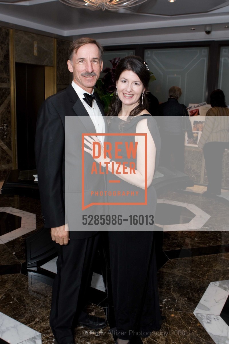 Douglas Lumgair, Julie Lumgair, LANDMARK GALA benefitting the Metropolitan Club, US, November 7th, 2008, Photo #5285986-16013 Douglas Lumgair, Julie Lumgair, Photo #5285986-16013
