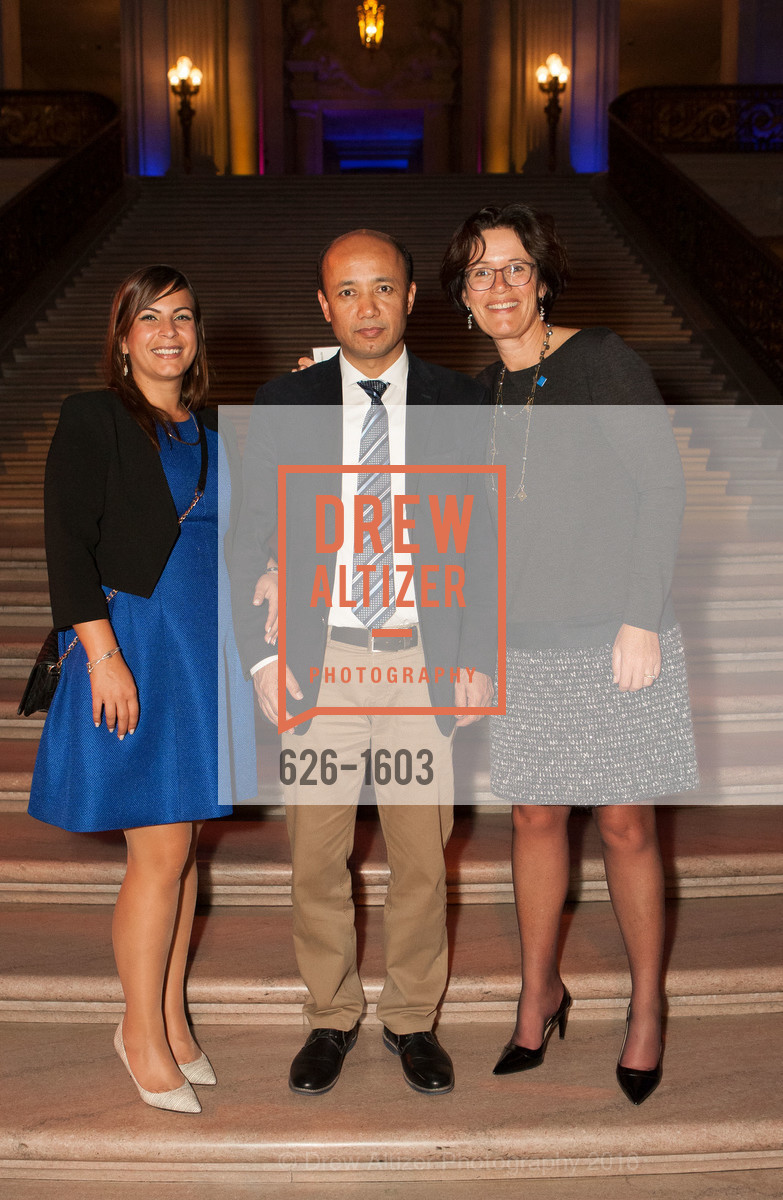 Eva Cosse, Yonous Muhammadi, Sofia Vercruysse-Vandeputte, Human Rights Watch Voices for Justice San Francisco, City Hall. 2525 Van Ness St, November 17th, 2016, Photo #626-1603 Eva Cosse, Yonous Muhammadi, Sofia Vercruysse-Vandeputte, Photo #626-1603