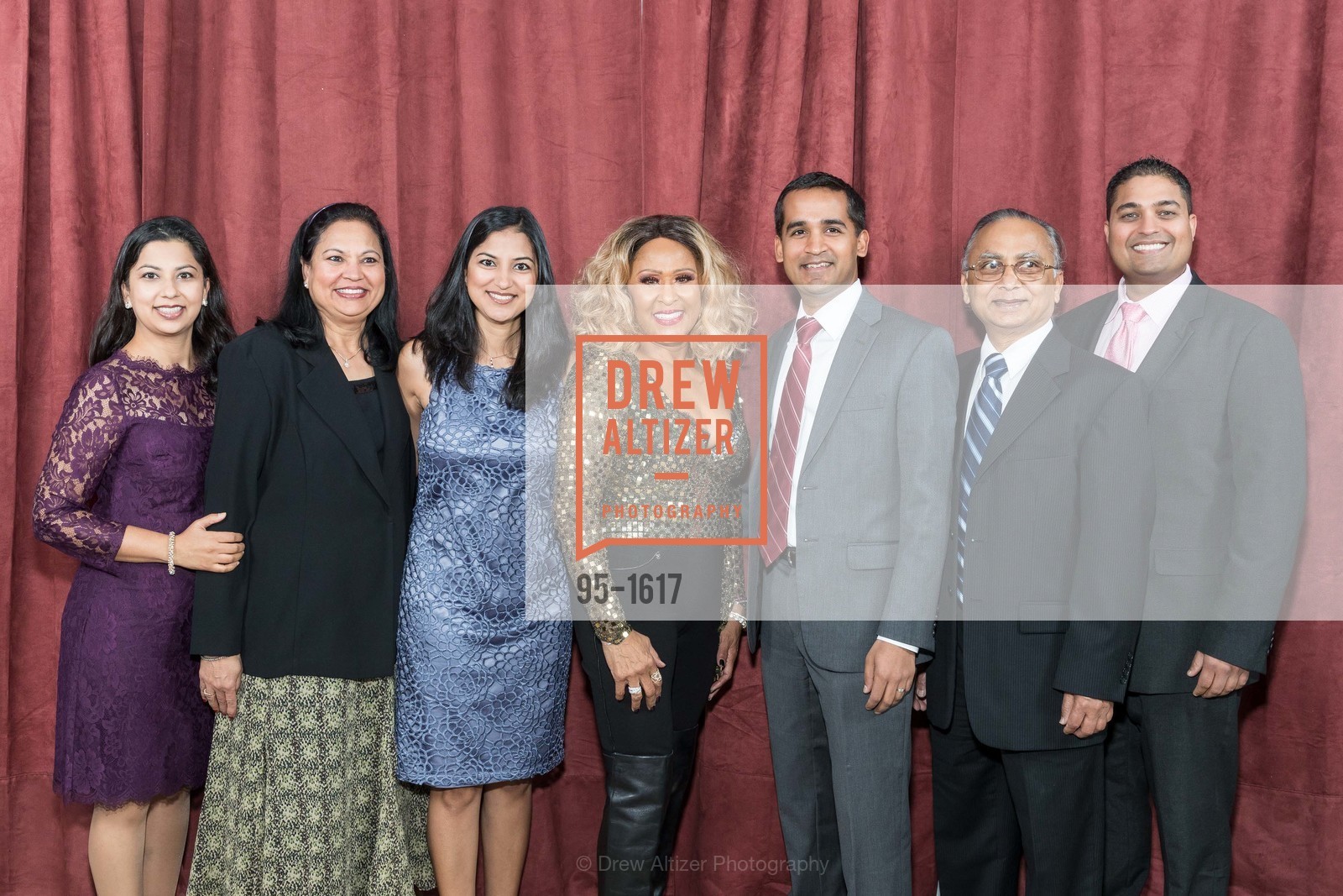 Payal Mehta, Nirmala Deora, Parul Somani, Darlene Love, Ash Somani, Arun Deora, Arvin Mehta, Photo #95-1617