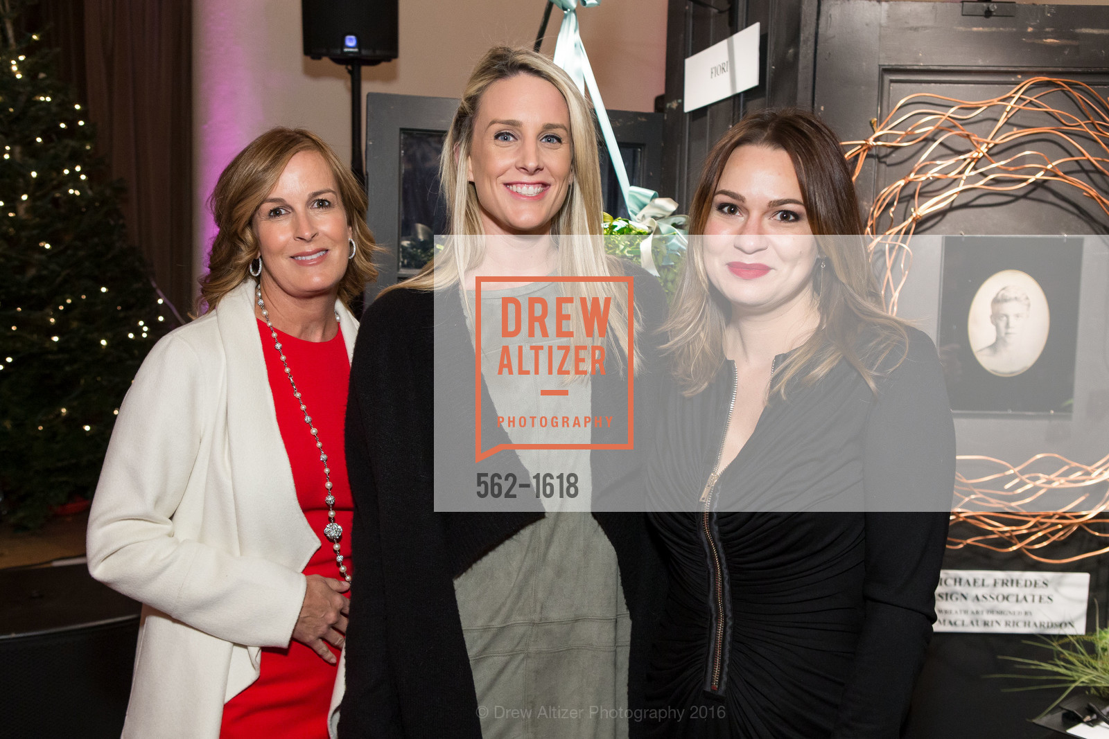 Linda Coates, Taylor O'Brien, Keylee Sanders, Jingle & Mingle 2016, Golden Gate Club. 135 Fisher Loop, San Francisco, CA 94129, December 1st, 2016, Photo #562-1618 Linda Coates, Taylor O'Brien, Keylee Sanders, Photo #562-1618