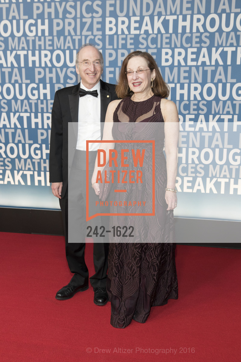 Saul Perlmutter, 5th Annual Breakthrough Prize Red Carpet Arrivals, NASA Ames Research Center. Moffett Federal Airfield, Hangar One, December 4th, 2016, Photo #242-1622 Saul Perlmutter, Photo #242-1622