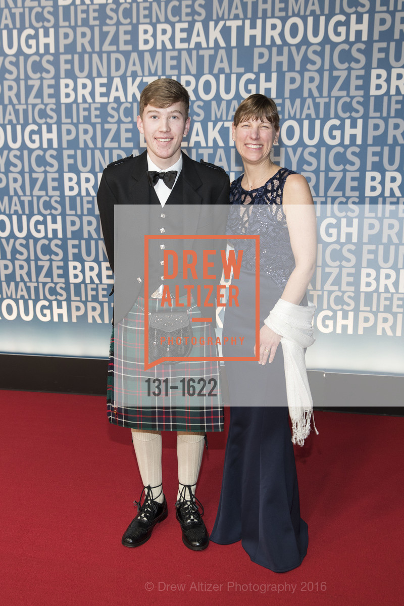 Thomas Waller, 5th Annual Breakthrough Prize Red Carpet Arrivals, NASA Ames Research Center. Moffett Federal Airfield, Hangar One, December 4th, 2016, Photo #131-1622 Thomas Waller, Photo #131-1622