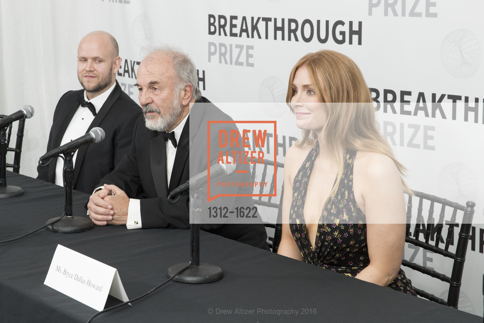 Daniel Ek, Harry Noller, Bryce Dallas Howard, 5th Annual Breakthrough Prize Red Carpet Arrivals, NASA Ames Research Center. Moffett Federal Airfield, Hangar One, December 4th, 2016, Photo #1312-1622 Daniel Ek, Harry Noller, Bryce Dallas Howard, Photo #1312-1622