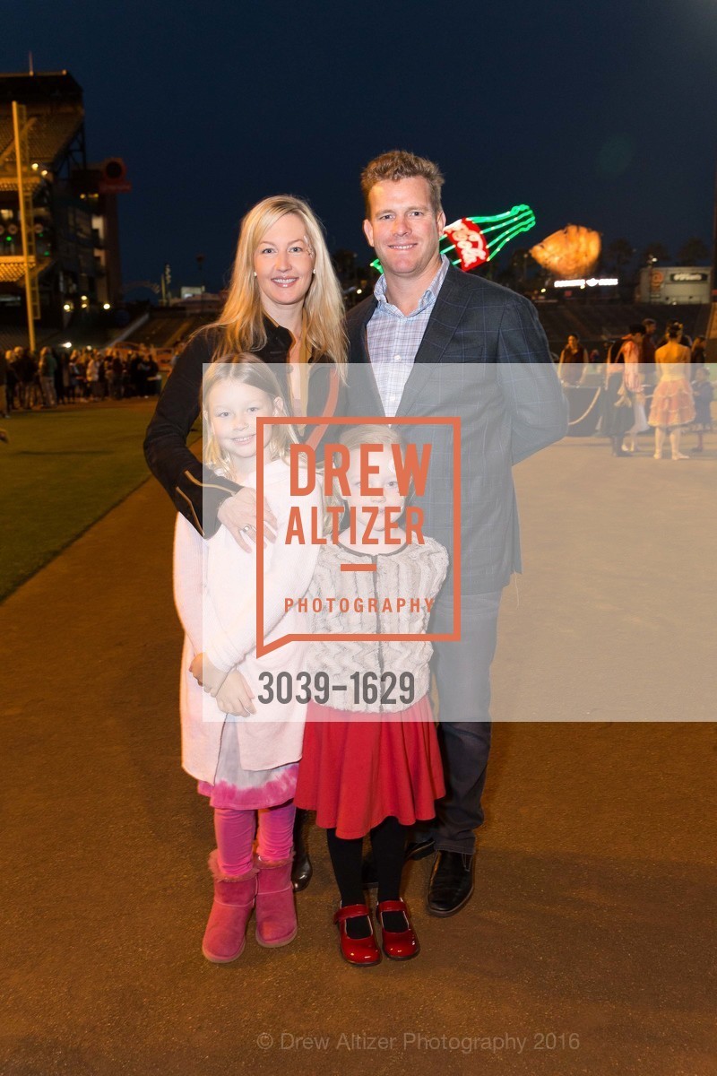 Jordan Adair, Stephens Brad, Wender Weis Foundation for Children’s Holiday Heroes 2016, AT&T Park. 2525 Van Ness St, December 5th, 2016, Photo #3039-1629 Jordan Adair, Stephens Brad, Photo #3039-1629