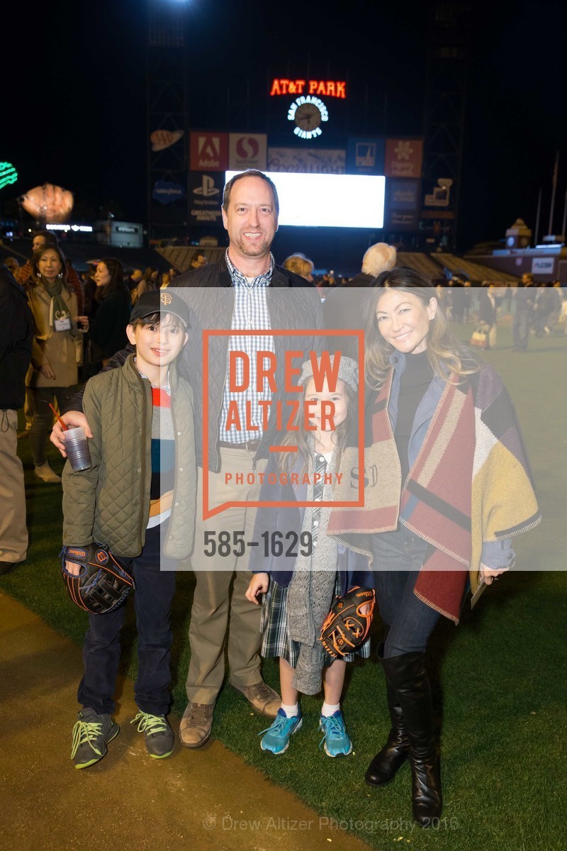 Daniel Davenport-Grose, Michael Grose, Scout Phoebe Davenport-Grose, Susan Davenport, Wender Weis Foundation for Children’s Holiday Heroes 2016, AT&T Park. 2525 Van Ness St, December 5th, 2016, Photo #585-1629 Daniel Davenport-Grose, Michael Grose, Scout Phoebe Davenport-Grose, Susan Davenport, Photo #585-1629