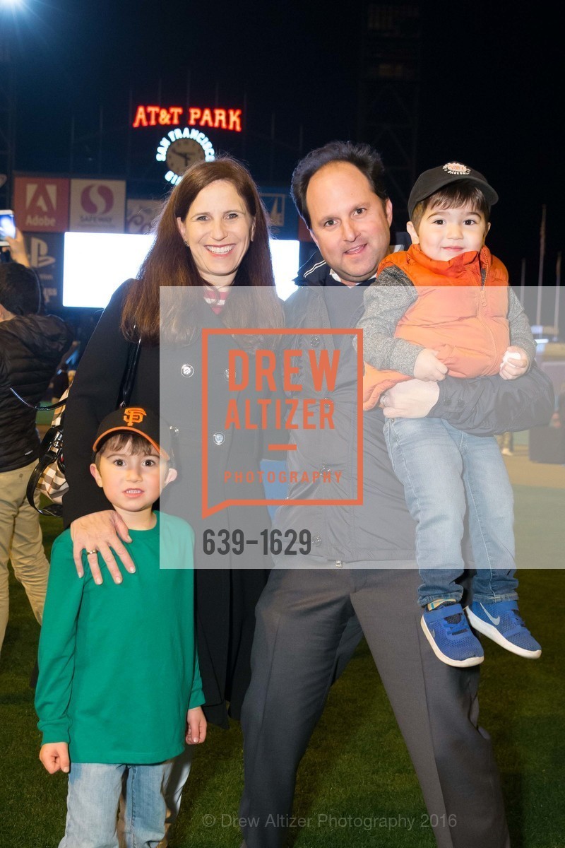 Riley Jasen, Michelle Gilman-Jasen, Rich Jasen, Bodie Jasen, Wender Weis Foundation for Children’s Holiday Heroes 2016, AT&T Park. 2525 Van Ness St, December 5th, 2016, Photo #639-1629 Riley Jasen, Michelle Gilman-Jasen, Rich Jasen, Bodie Jasen, Photo #639-1629