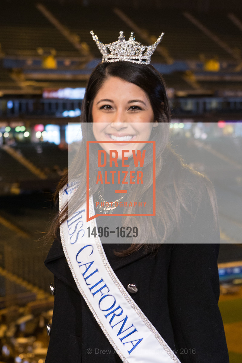 Jessa Carmack, Wender Weis Foundation for Children’s Holiday Heroes 2016, AT&T Park. 2525 Van Ness St, December 5th, 2016, Photo #1496-1629 Jessa Carmack, Photo #1496-1629