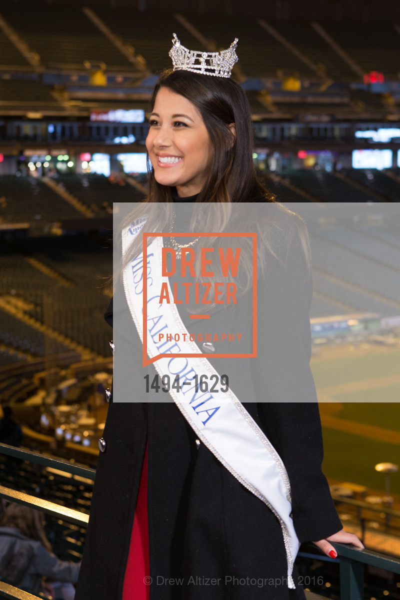 Jessa Carmack, Wender Weis Foundation for Children’s Holiday Heroes 2016, AT&T Park. 2525 Van Ness St, December 5th, 2016, Photo #1494-1629 Jessa Carmack, Photo #1494-1629