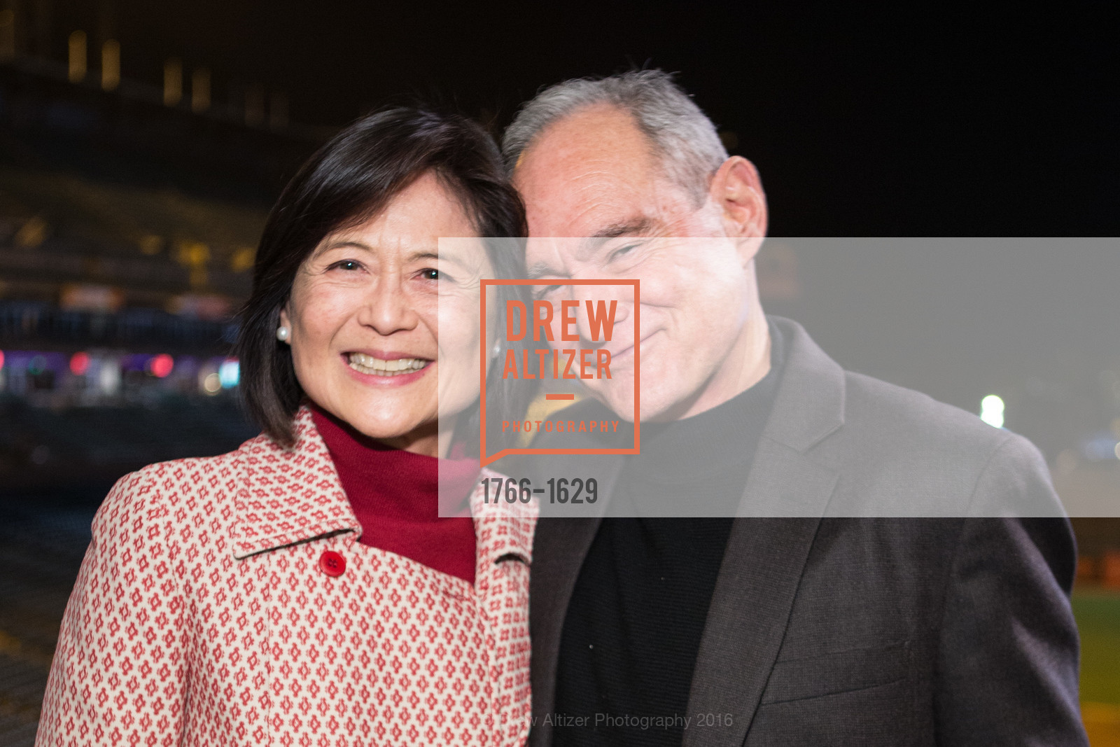 Lita Sam-Vargas, Alan Gevins, Wender Weis Foundation for Children’s Holiday Heroes 2016, AT&T Park. 2525 Van Ness St, December 5th, 2016, Photo #1766-1629 Lita Sam-Vargas, Alan Gevins, Photo #1766-1629