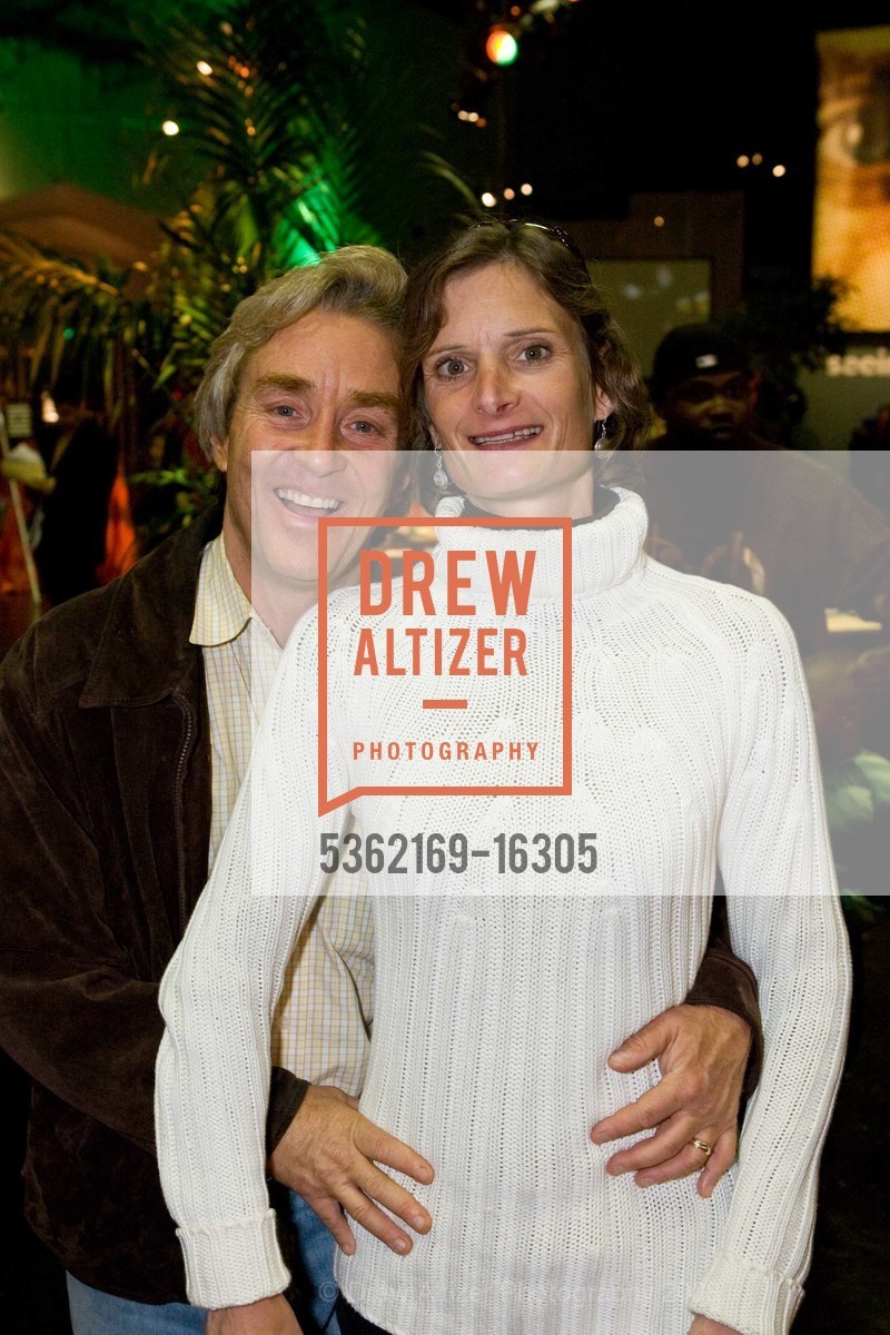 Jim Steyer, Liz Steyer, HALLOWEEN HEROES at the SF Exploratorium, US, October 28th, 2008, Photo #5362169-16305 Jim Steyer, Liz Steyer, Photo #5362169-16305